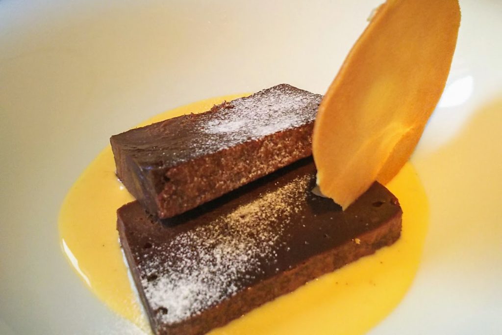 ニセコのシェドゥドゥのチョコレートケーキ