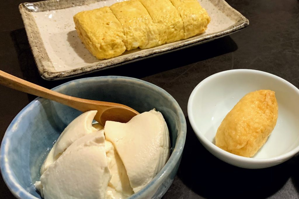 函館の久留葉の豆腐と厚焼き玉子といなり寿司