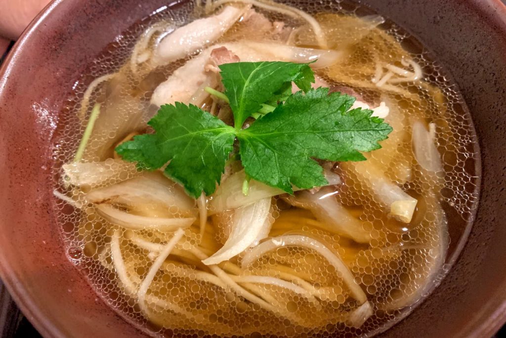 函館の久留葉の鹿児島六白黒豚蕎麦