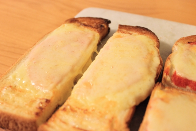 チーズトースト