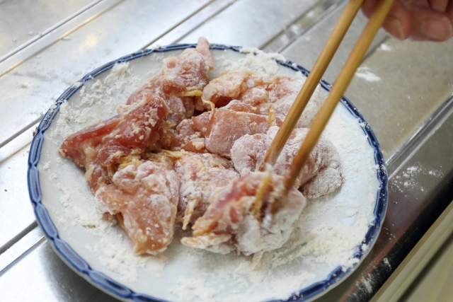 から揚げの衣付け