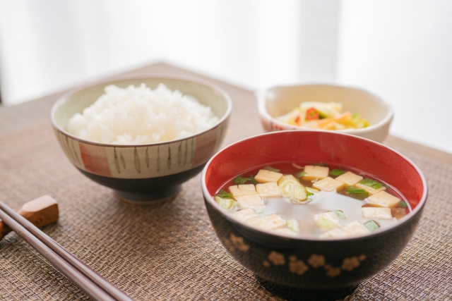 ご飯とみそ汁