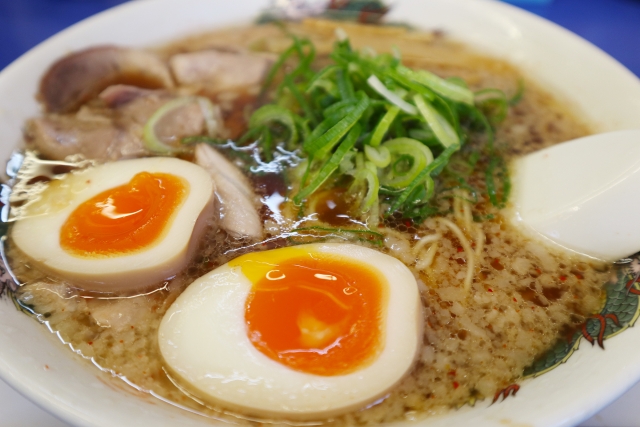 ラーメンと玉子