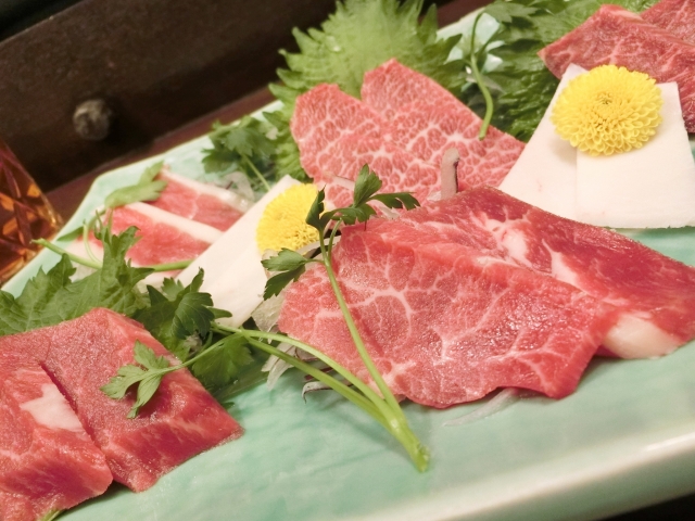 「バナナマンのせっかくグルメ」熊本の馬肉の名店、絶品ラーメン、ヒライのちくわサラダ？