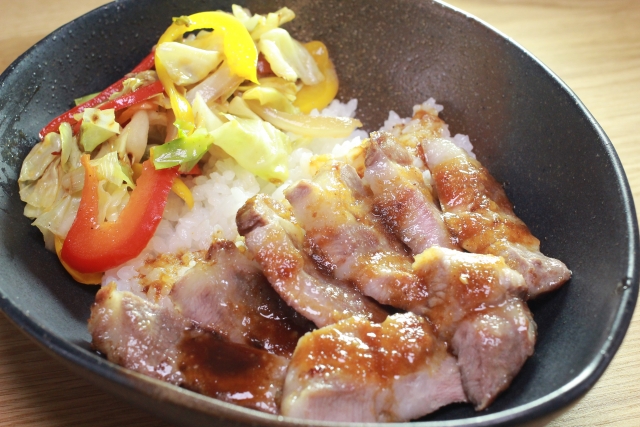 ポークステーキ丼