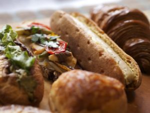 「マツコ&有吉かりそめ天国」昭和パンの名店ベスト3は？好きな惣菜パンは？