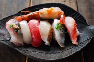 「つぶれない店」鮨大前はサバの名店？3坪の予約3年待ち寿司屋とは？