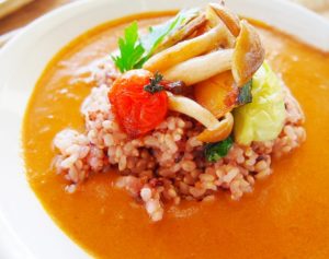 「土曜はナニする」ラシーム(La Cime)のお取り寄せ!和牛とオマールエビのカレー!