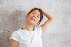 「所さんの目がテン」皮膚体操のやり方！首のコリ・肩のコリ・腰のコリ解消！