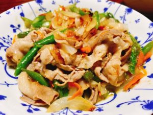 「ノンストップ」豚バラ肉とアスパラガスのレモン炒めのレシピ！