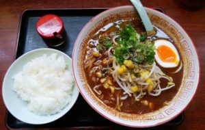 「デカ盛りハンター」小林尊がラーメンライス対決!伝説の大食い王の結果は?