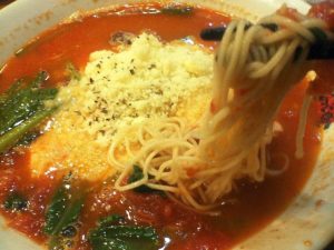 「世界くらべてみたら」トマト卵麺のレシピ！中国風袋麺アレンジレシピ！