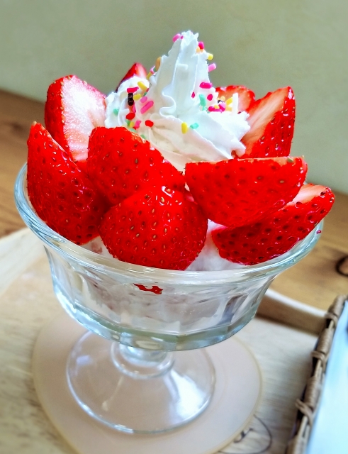 「プロフェッショナル」杉野英実の自家製ジャムのお手軽パフェのレシピ!