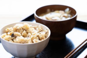 「サタプラ」冷凍餃子で炊き込みご飯のレシピ！ジョーさん考案ねとめし！