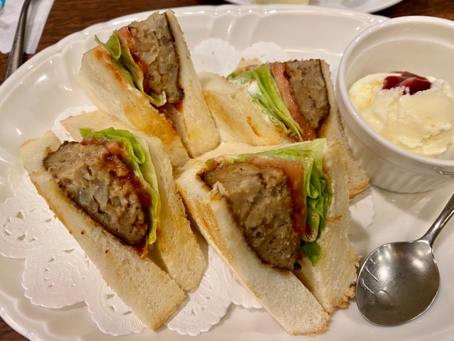 【めざまし】ミートカイザーのハンバーグサンド！ミート矢澤とメゾンカイザーの究極の味とは？